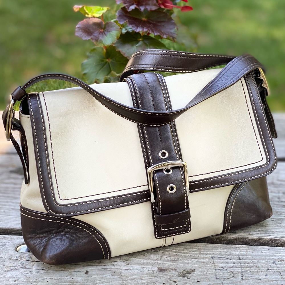 Coach hobo handbag. Off-Withe with Brown.
